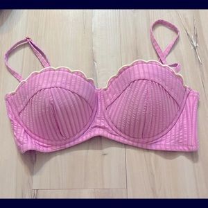 Jessica Simpson bikini top.